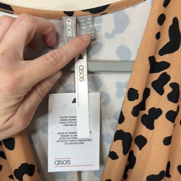 ASOS DESIGN angel sleeve wrap bodysuit in animal print - Picture 2 of 4